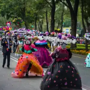 Conoce los detalles de las nuevas propuestas de días feriados a la Ley Federal del Trabajo que promueven el bienestar de los empleados.
