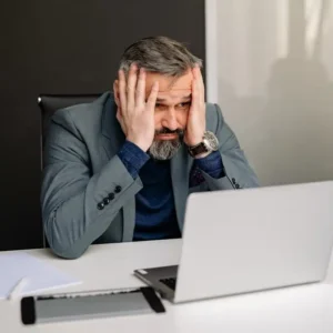 Conoce las características de la indemnización por despido injustificado y el finiquito, dos conceptos que suelen confundirse, pero no son lo mismo.