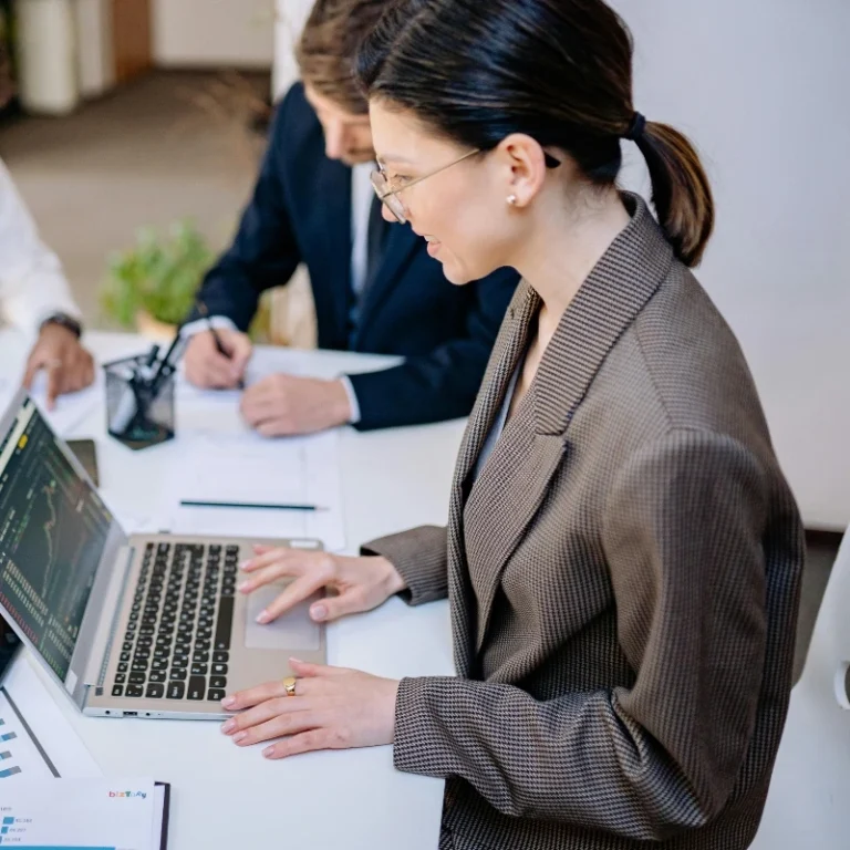El outsourcing se debe tratar con cuidado para respetar la normativa y los derechos laborales. Así que aquí encontrarás prácticas para su buen manejo.